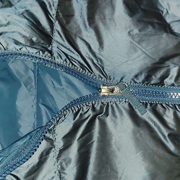 Eddie Bauer.  Lightweight puffer parka. Full-zip. Like-new.  Women's size Small. - Picture 6 of 16